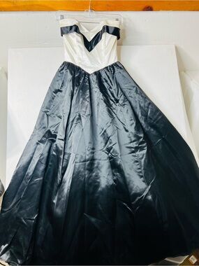 Vintage Rare Gunne Sax by Jessica McClintock white and black satin dress